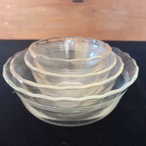 VTG Pyrex Nesting Scalloped Edge Custard/Condiment Cups Set of 4